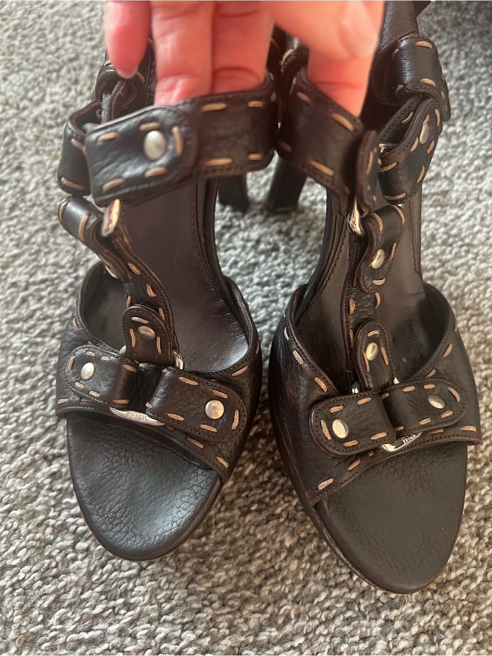 Fendi Black Leather Strappy Heels with Contrast Stitching size39 (8,5)
